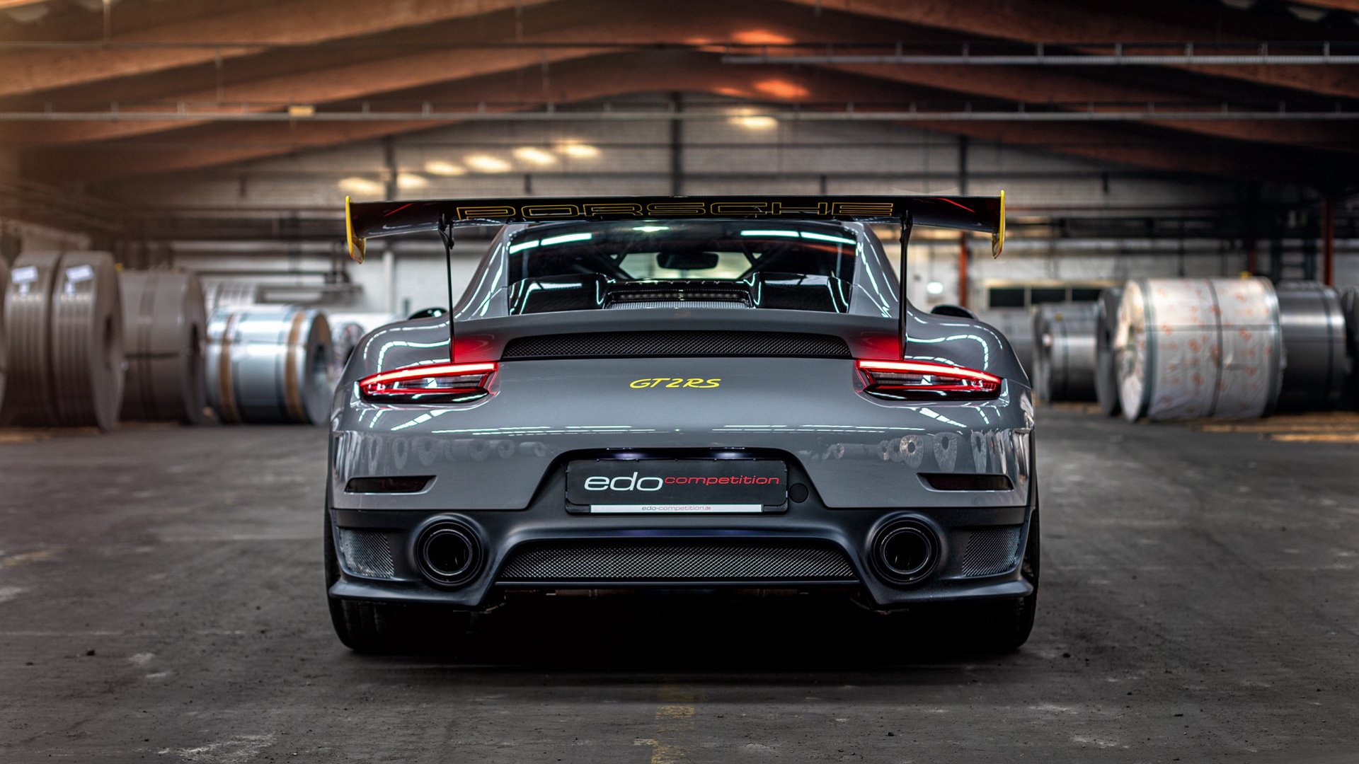 看到这个关键词,我首先想到的是2022年卡塔尔世界杯小组赛那场戏剧性的对决。您希望的不是一篇普通战报,而是一篇具有唯一性的深度文章。这需要抓住那场比赛中最独特、最具有象征意义的脉络