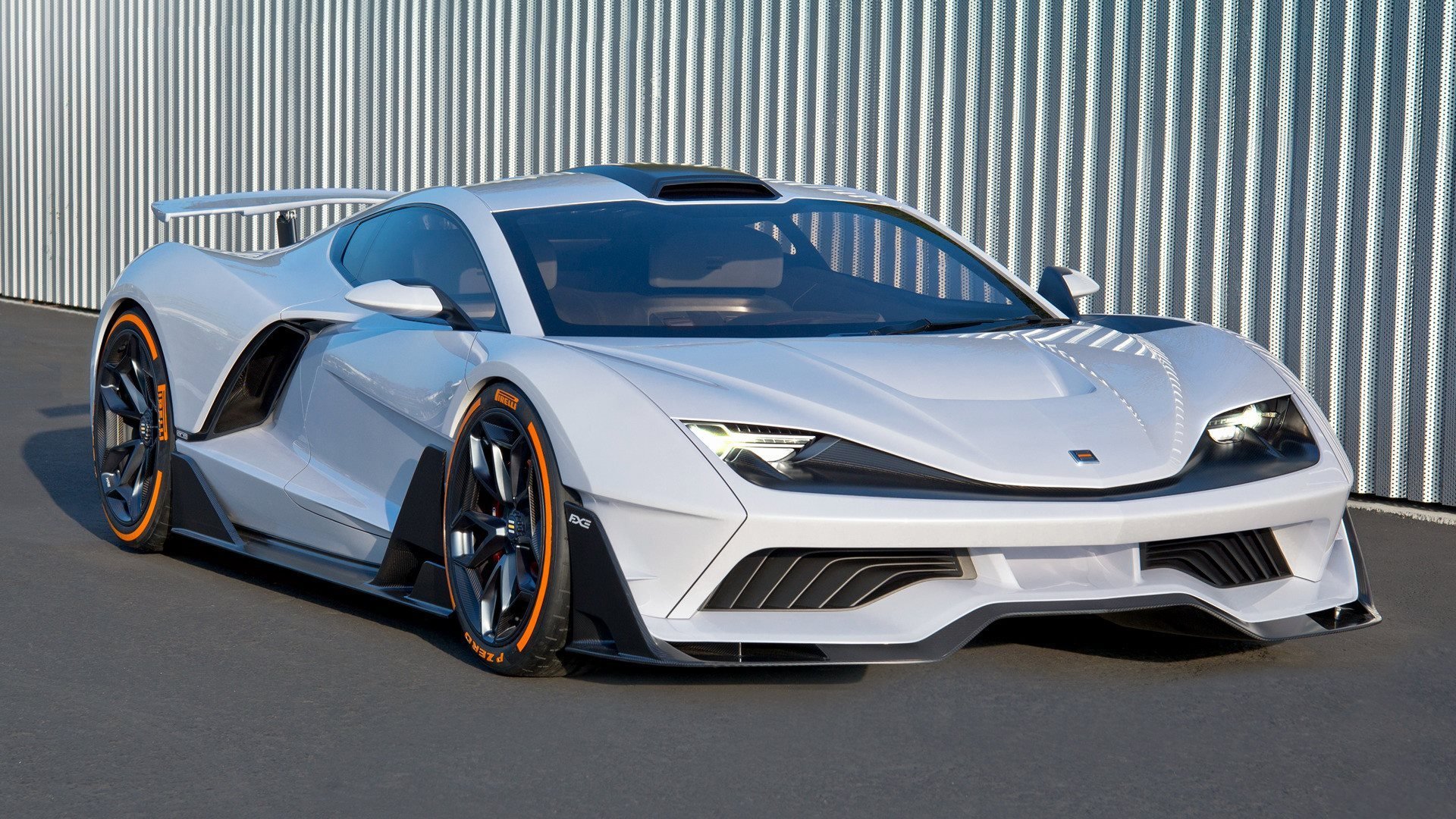 F1新赛季揭幕战之夜,引擎轰鸣下,一个车手的安静救赎