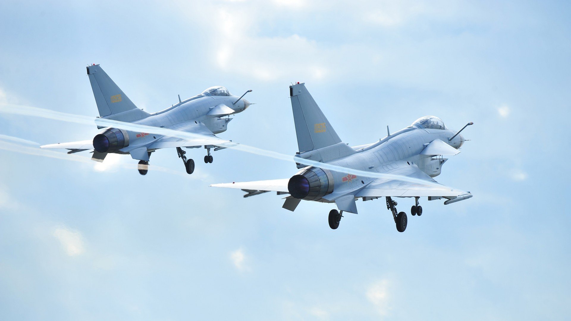 跨洋对决，北京队历史首次交锋湖人，哈登后撤步三分贡献制胜表现