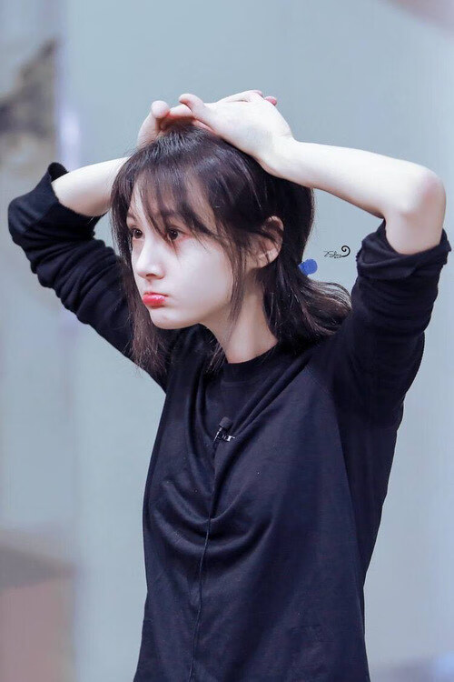 冰封神话，阿什拉夫在维苏威火山的阴影下点燃爆冷熔岩