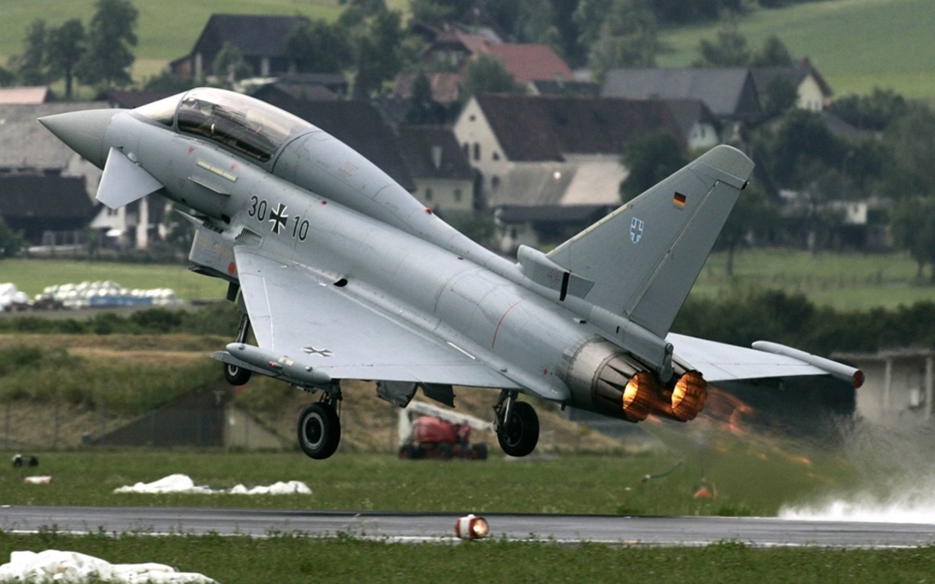 巴雷拉闪电双响撕裂铁壁,德国战车碾过厄瓜多尔惊险晋级