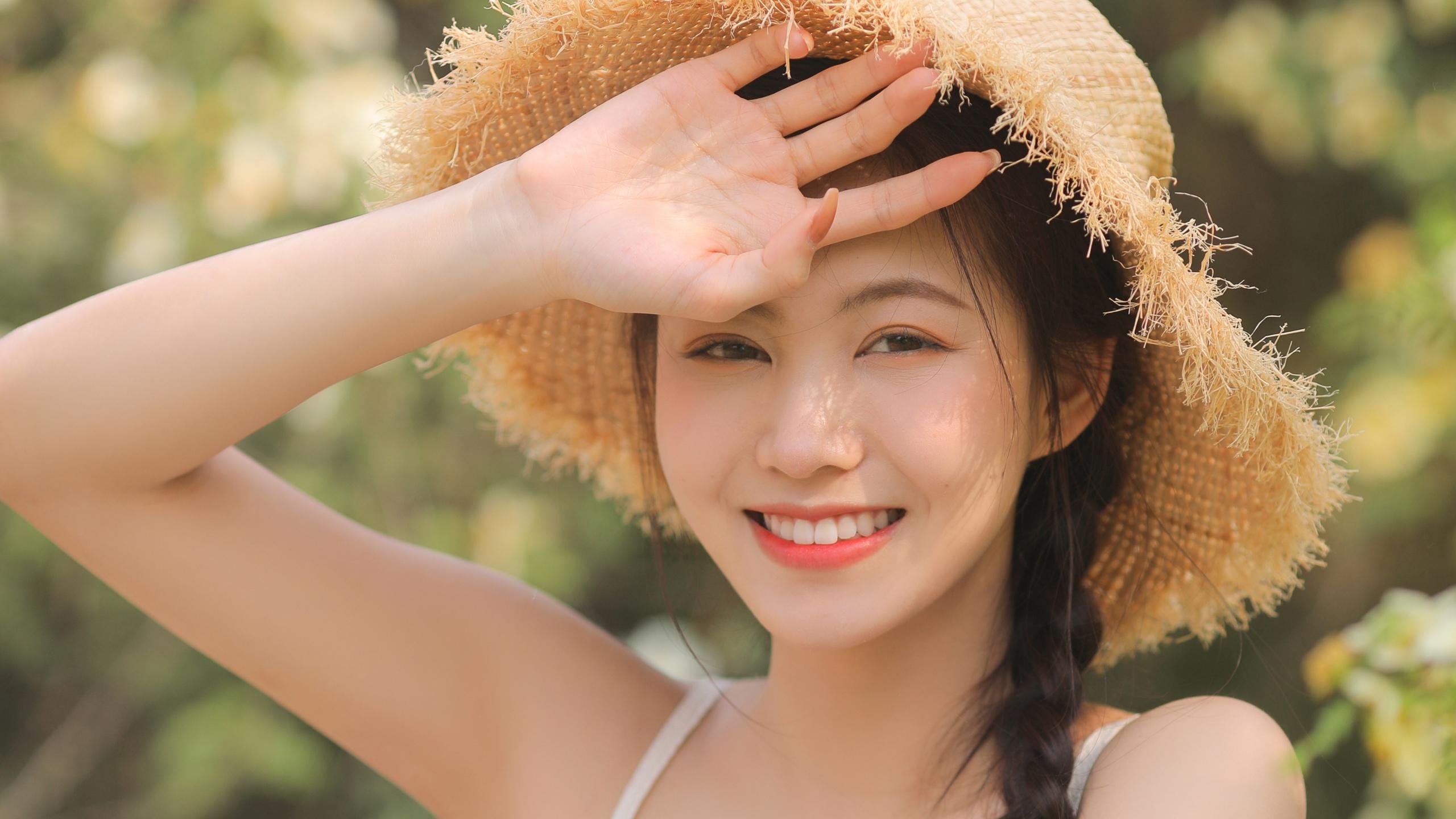 福登爆发与阿尔及利亚的逆袭，足球世界中的平行叙事