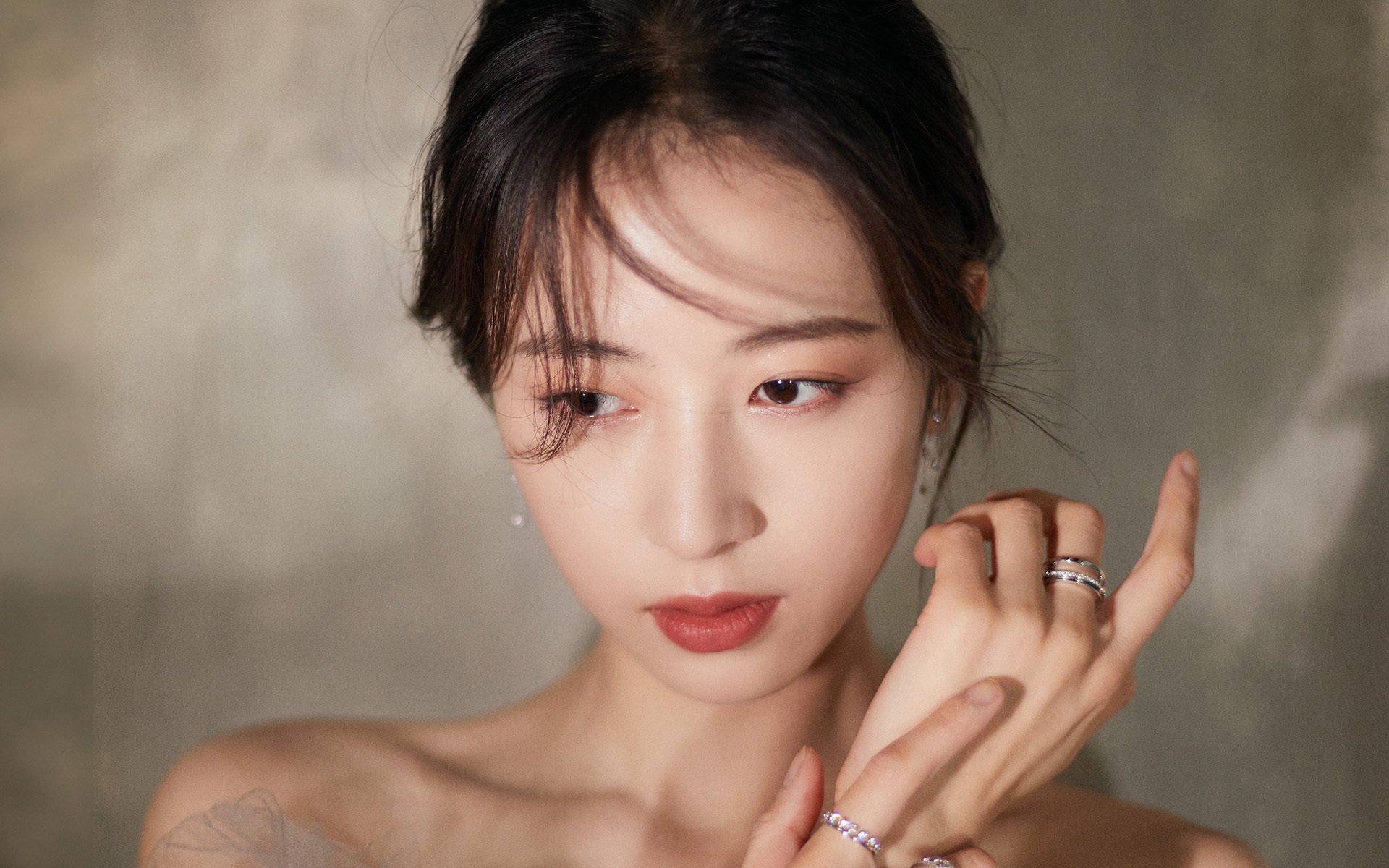 爱游戏下载-跨界王者，当华南虎咬碎悬念，拉梅洛在绿茵场完成终极接管